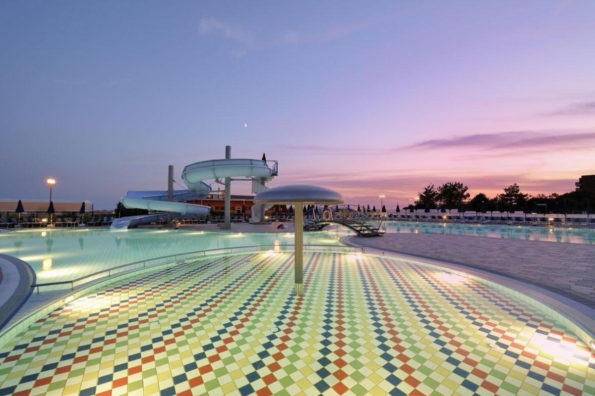 Lido Hotel 4*